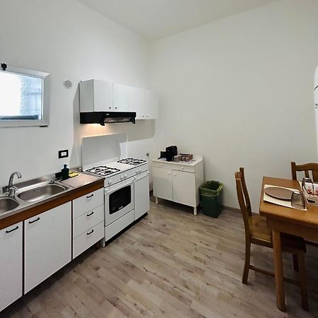 布林迪西Essential House公寓 外观 照片