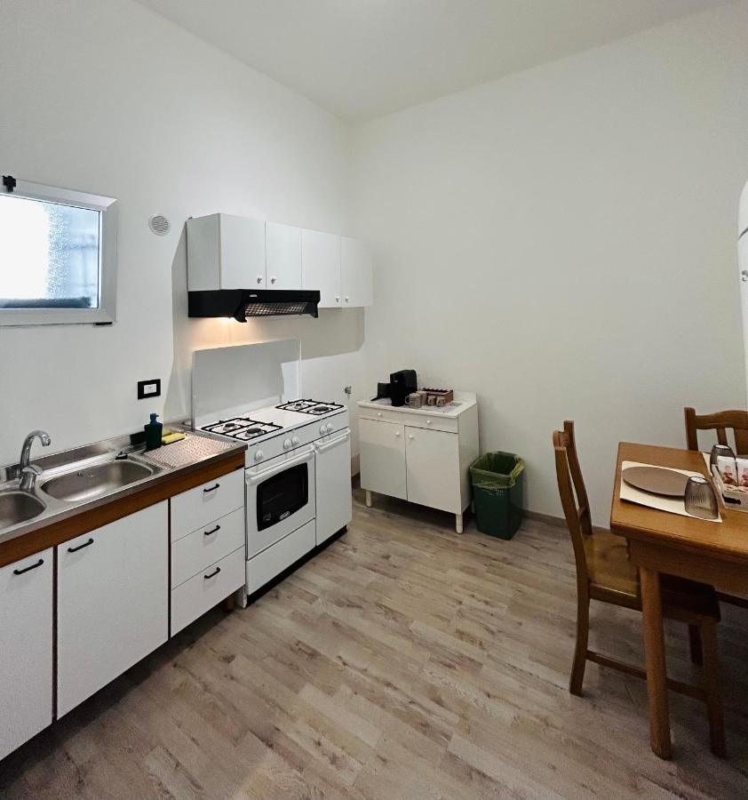 布林迪西Essential House公寓 外观 照片